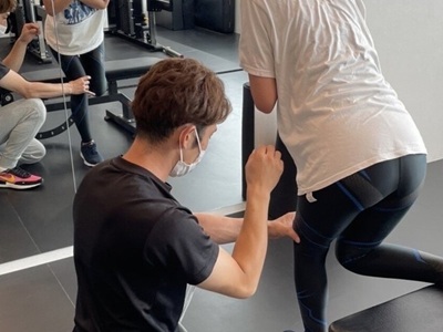 フリーランス男性トレーナー